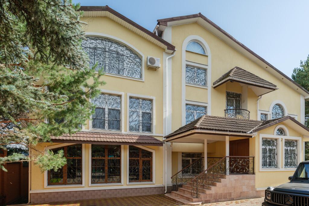 2-этажный коттедж 750 м² с отделкой