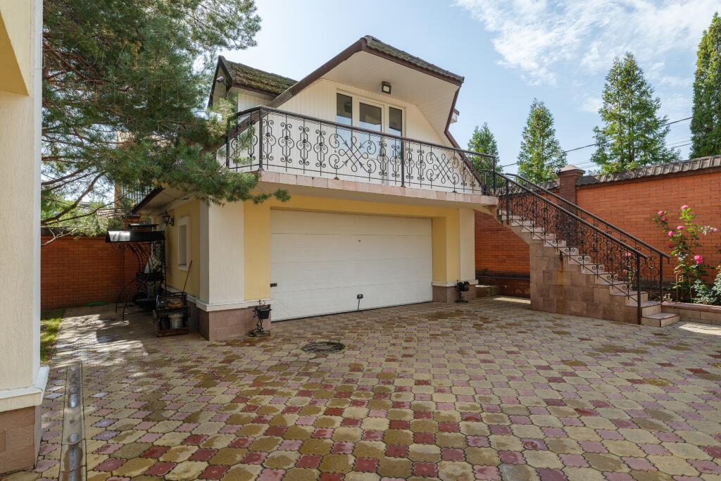 2-этажный коттедж 750 м² с отделкой