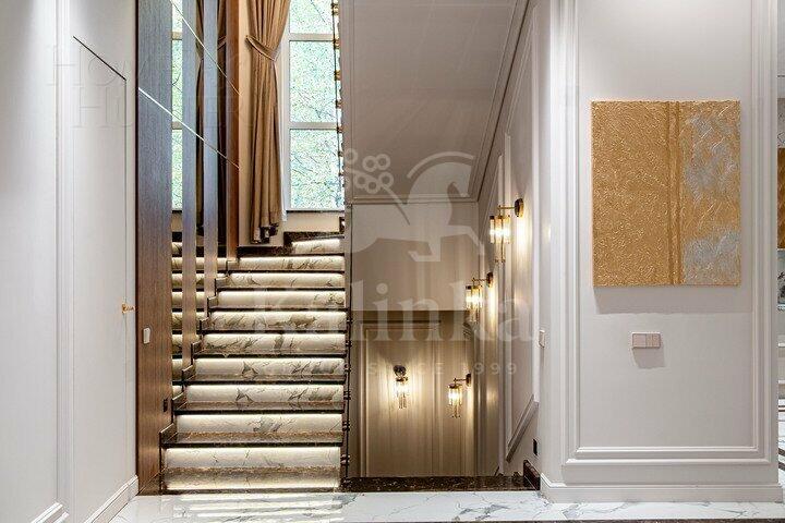 2-этажный коттедж 450 м² с отделкой