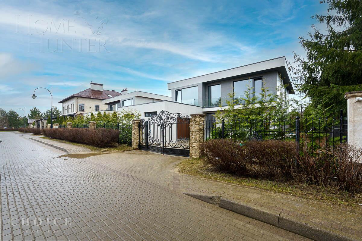 2-этажный коттедж 349.7 м² без отделки