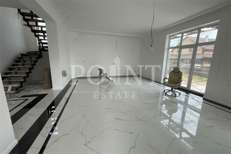 3-этажный коттедж 260 м² с отделкой