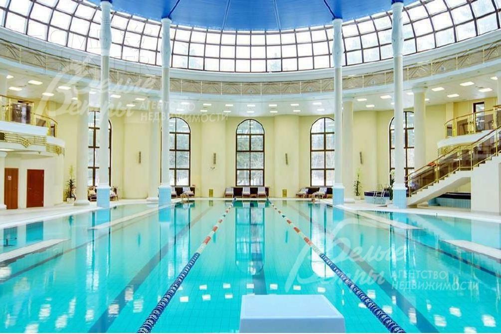 3-этажный коттедж 653 м² без отделки