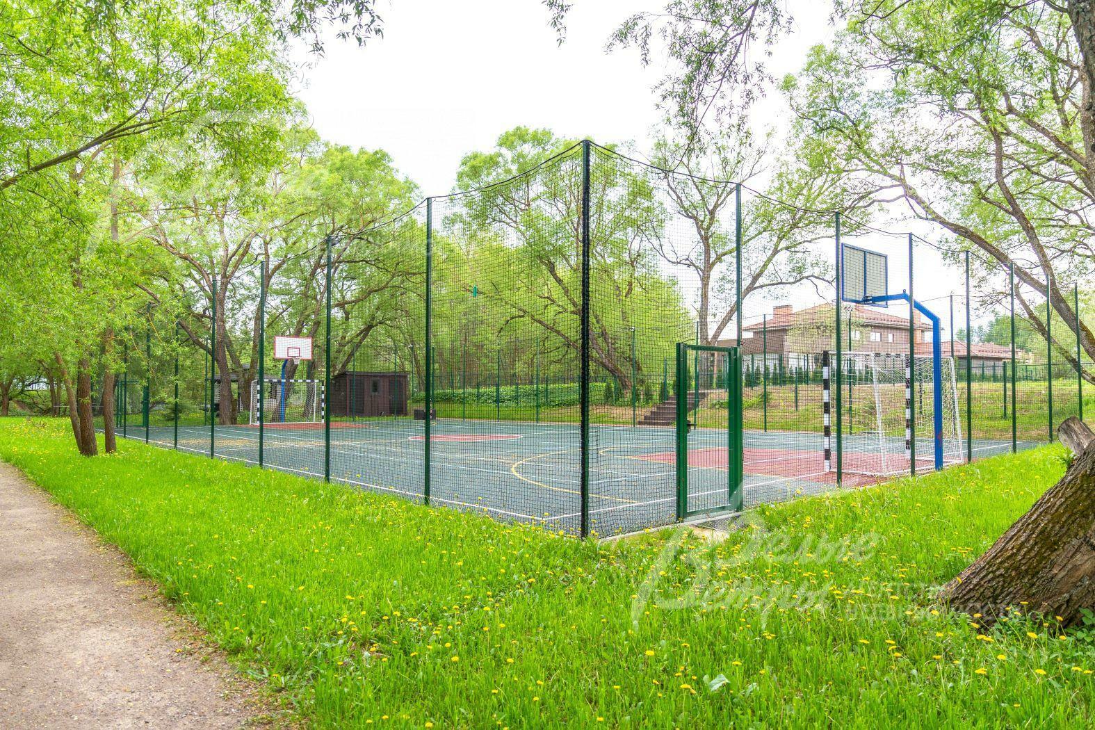 3-этажный коттедж 1 170 м² без отделки