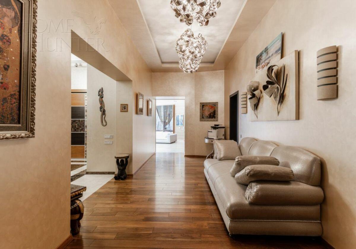 2-этажный коттедж 2 150 м² с отделкой