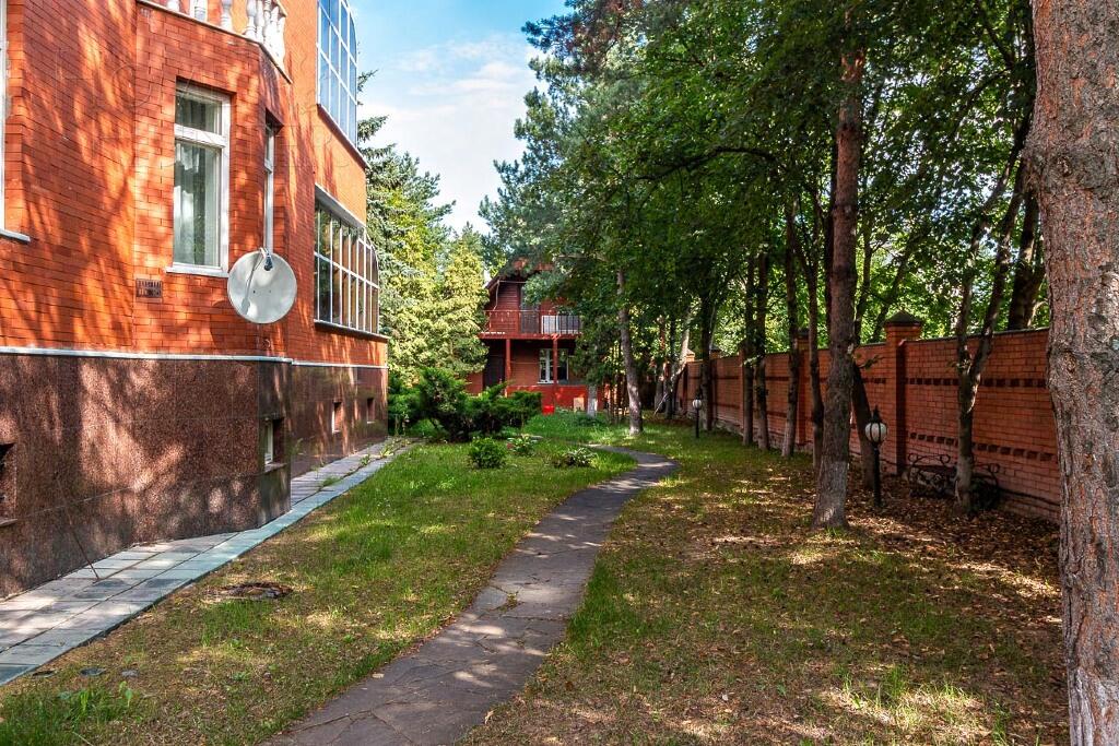 2-этажный коттедж 780 м² с отделкой