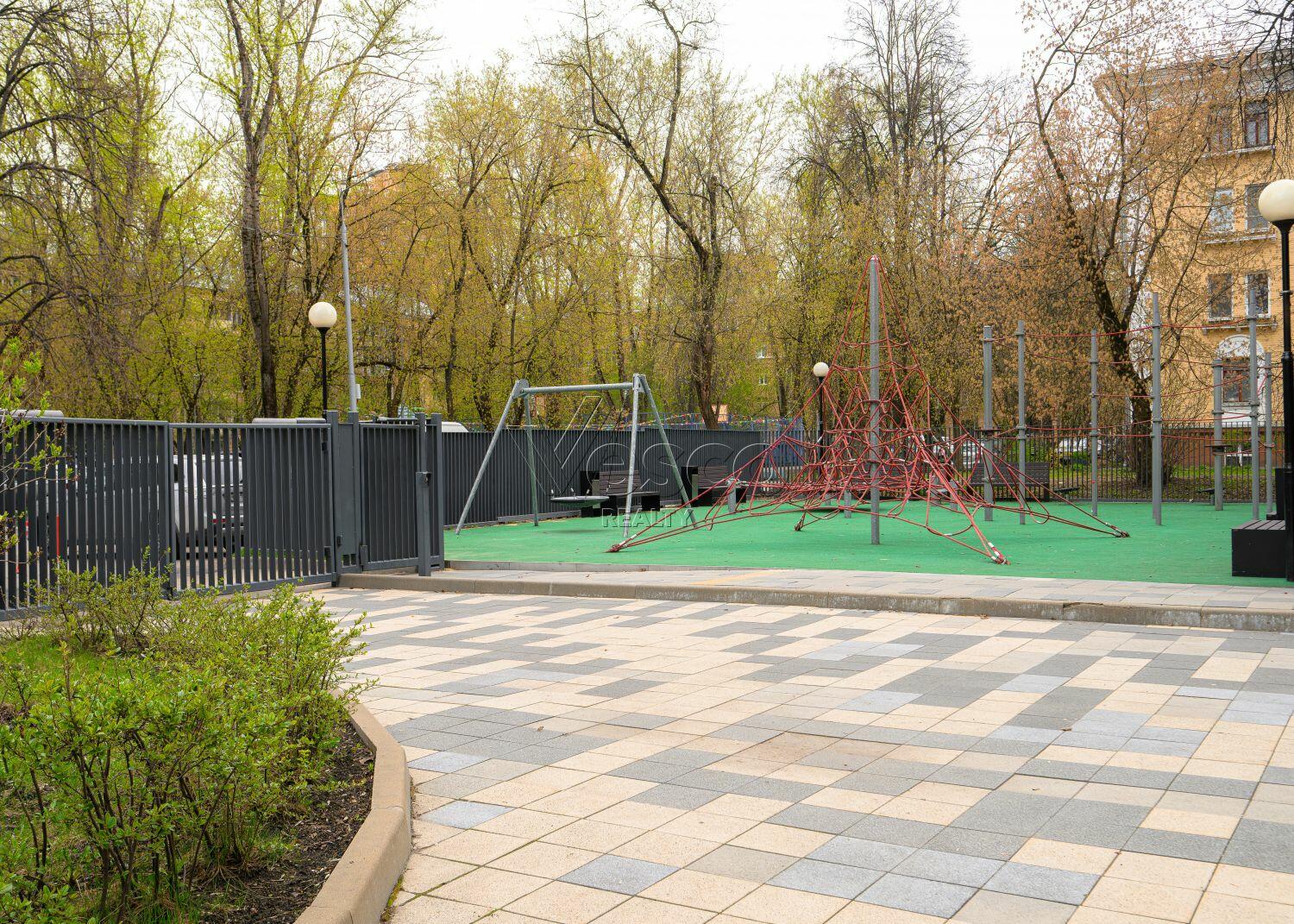 3-КОМН. КВАРТИРА С ОТДЕЛКОЙ 135 М² НА 9 ЭТАЖЕ