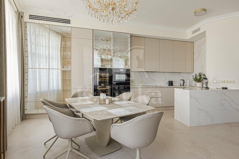 4-КОМН. КВАРТИРА С ОТДЕЛКОЙ 207 М² НА 3 ЭТАЖЕ