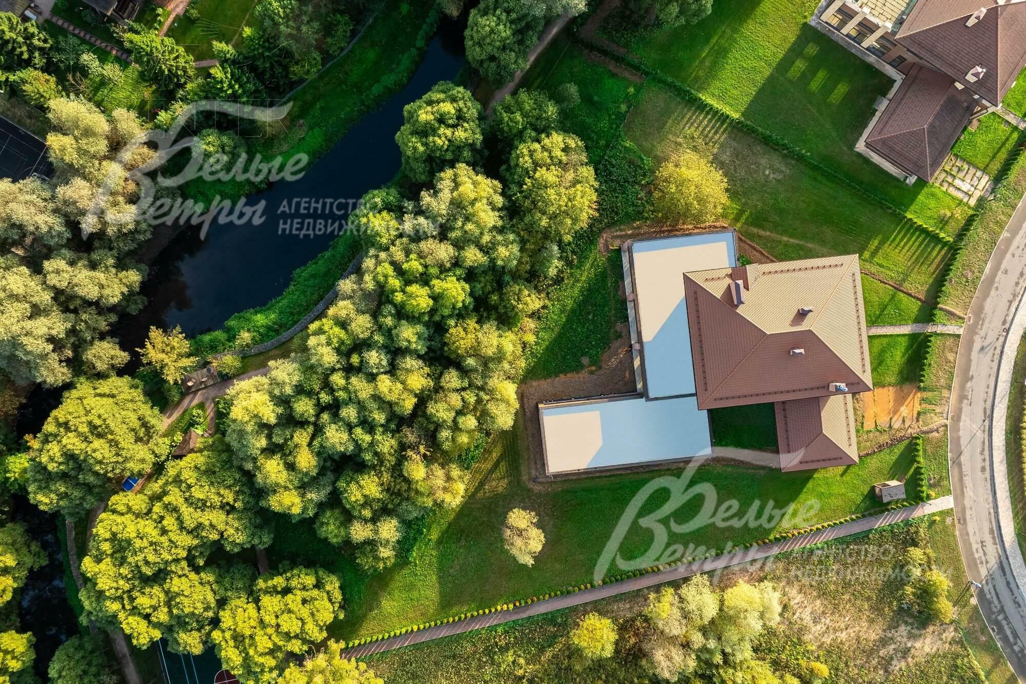 3-этажный коттедж 1 170 м² без отделки