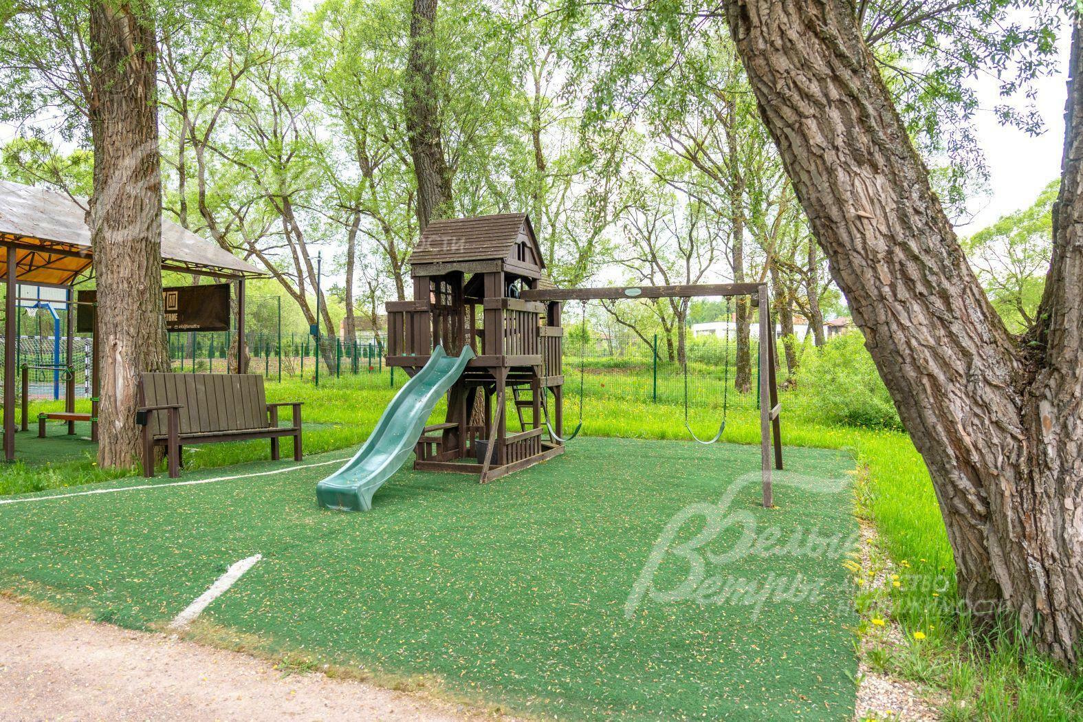 3-этажный коттедж 1 170 м² без отделки