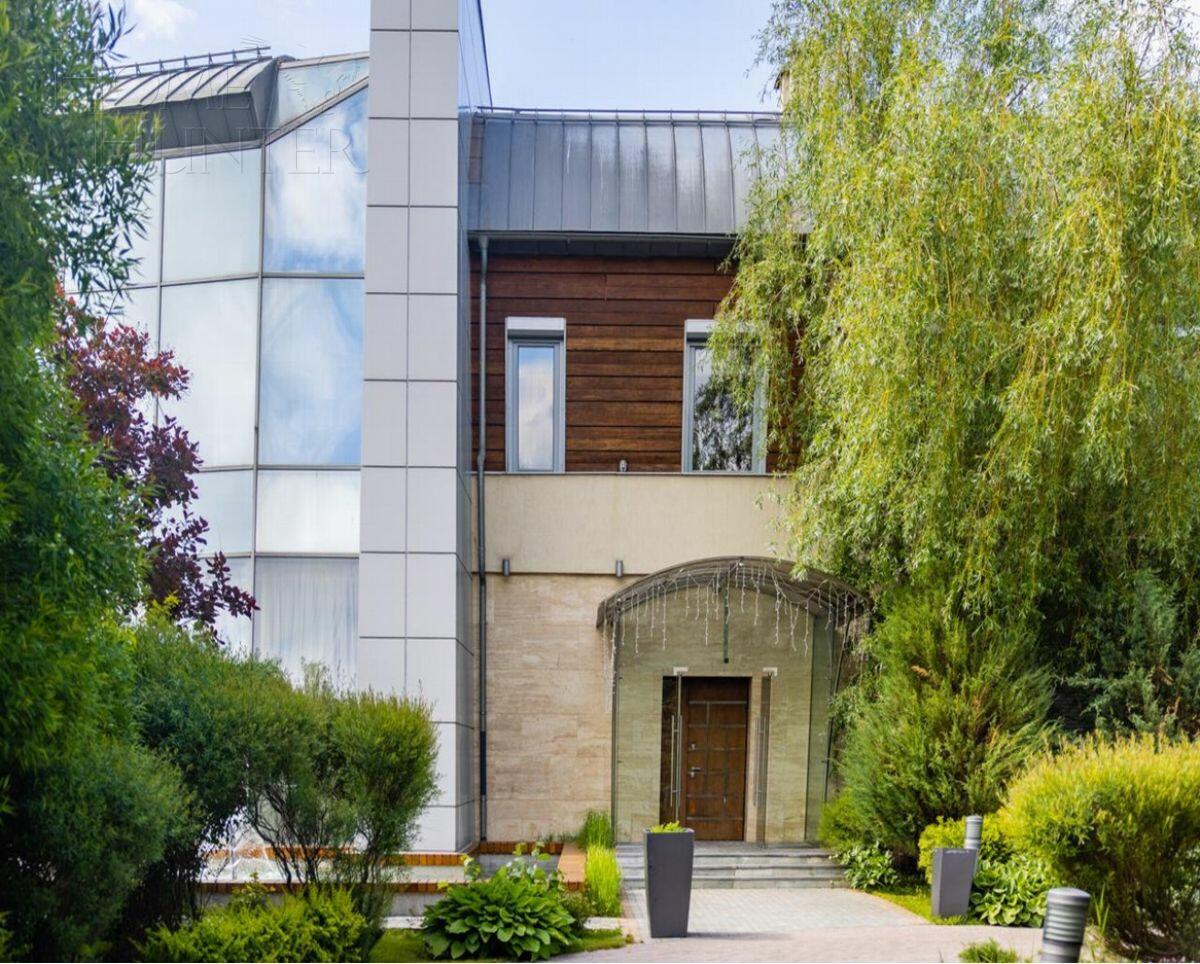 2-этажный коттедж 2 150 м² с отделкой