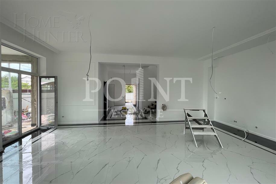 3-этажный коттедж 260 м² с отделкой