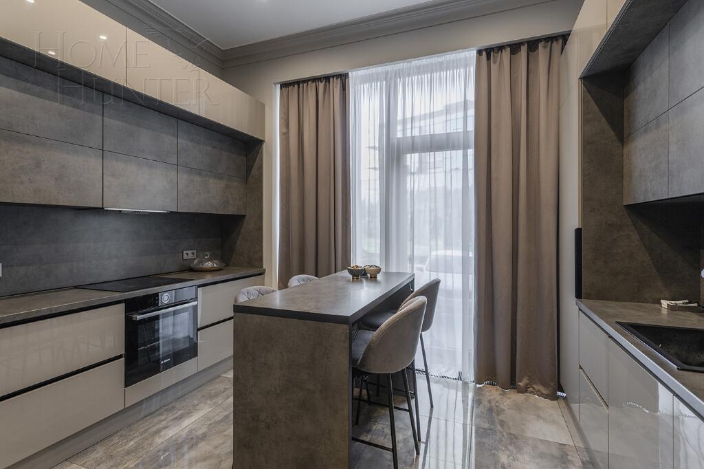 3-этажный таунхаус 200 м² с отделкой