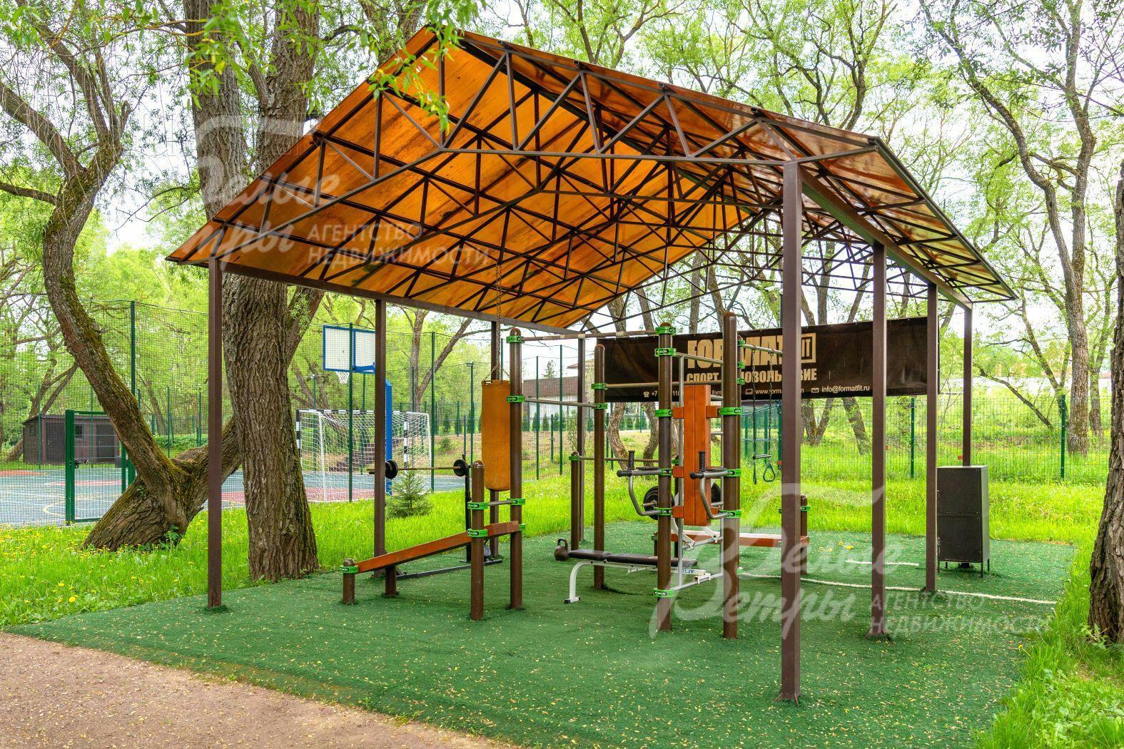 3-этажный коттедж 1 170 м² без отделки