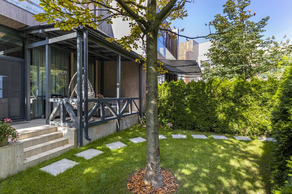 3-этажный таунхаус 200 м² с отделкой