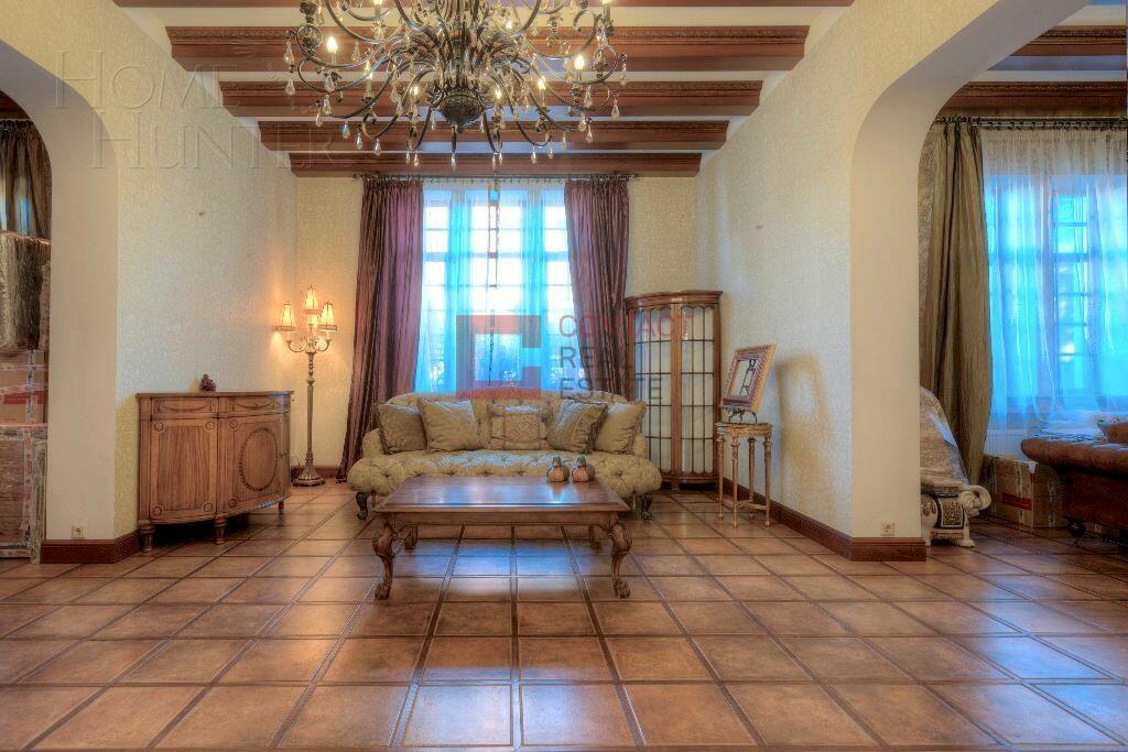 2-этажный коттедж 1 100 м² с отделкой