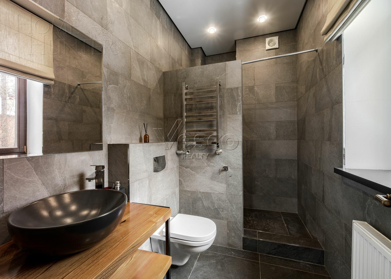 3-этажный коттедж 735 м² с отделкой