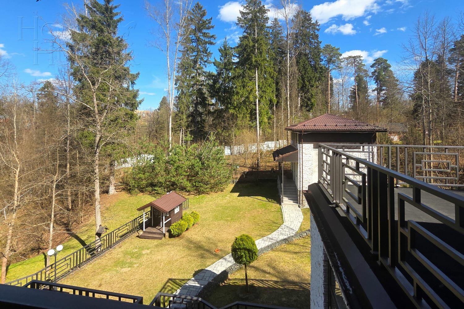 3-этажный коттедж 735 м² с отделкой