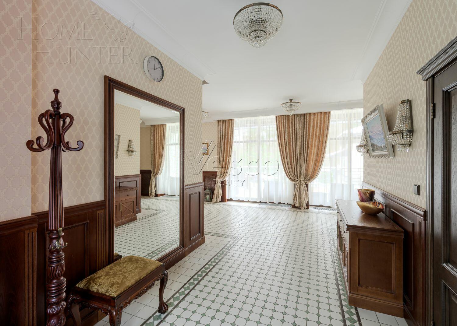 3-этажный коттедж 735 м² с отделкой