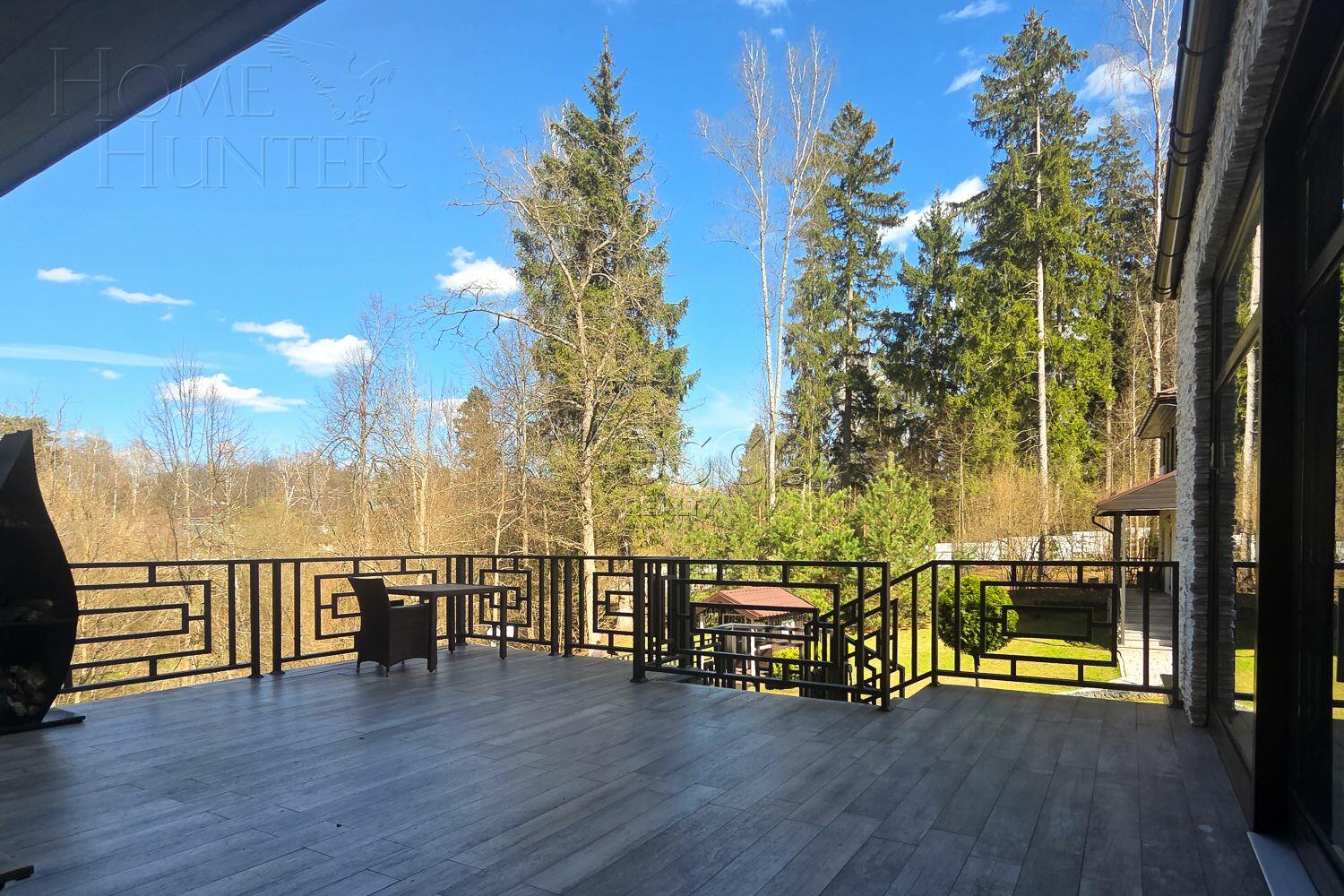 3-этажный коттедж 735 м² с отделкой