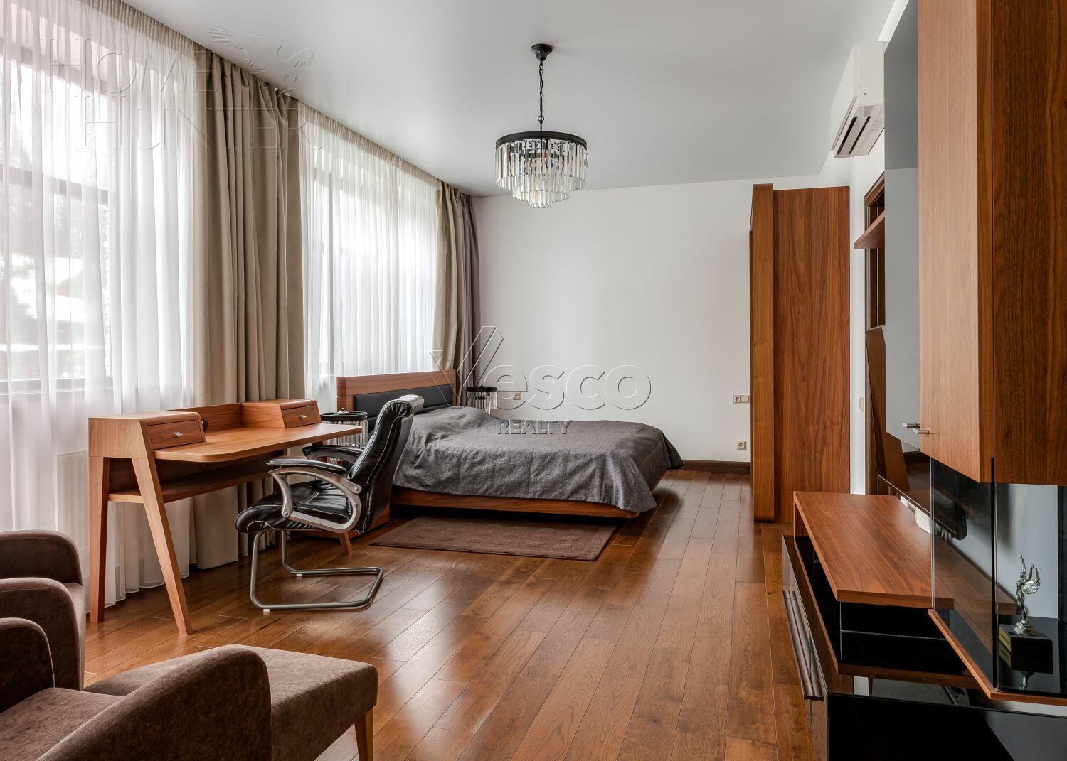 3-этажный коттедж 735 м² с отделкой