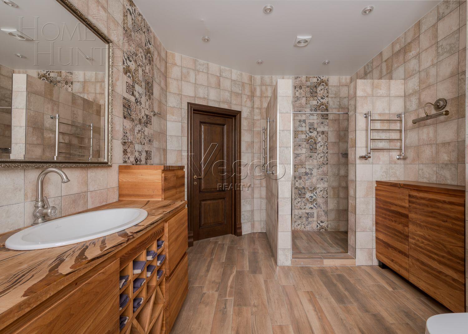 3-этажный коттедж 735 м² с отделкой