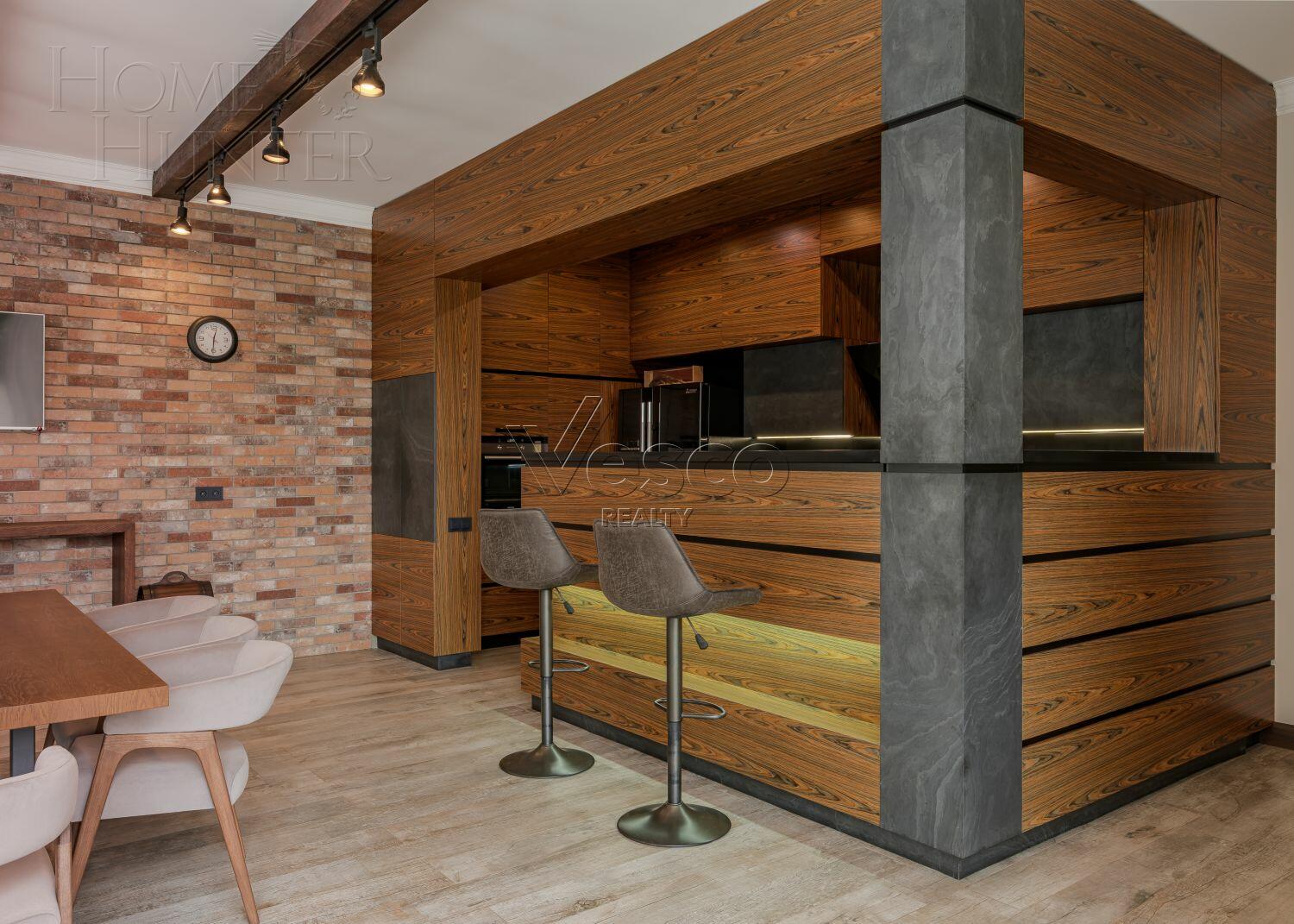 3-этажный коттедж 735 м² с отделкой