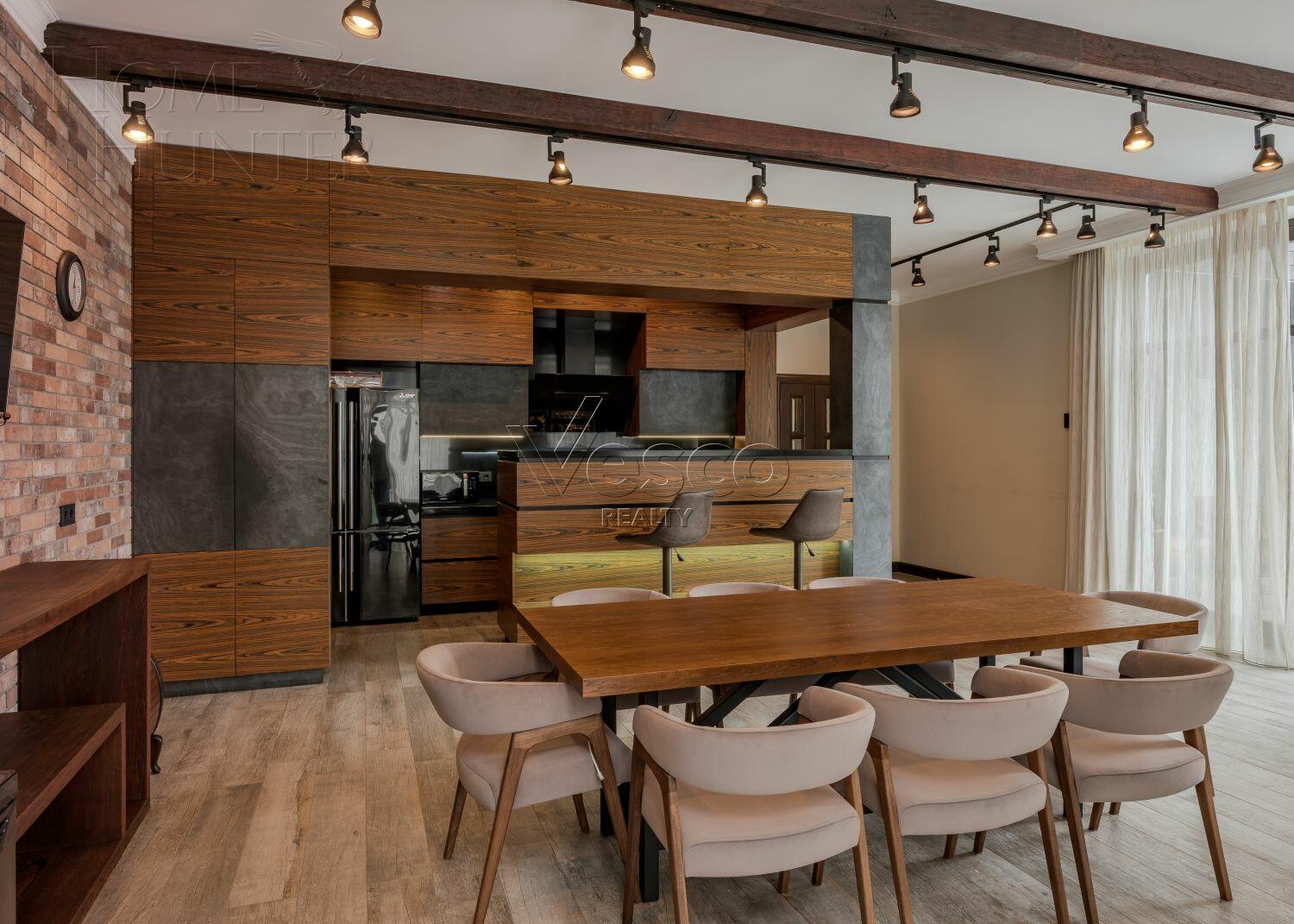 3-этажный коттедж 735 м² с отделкой