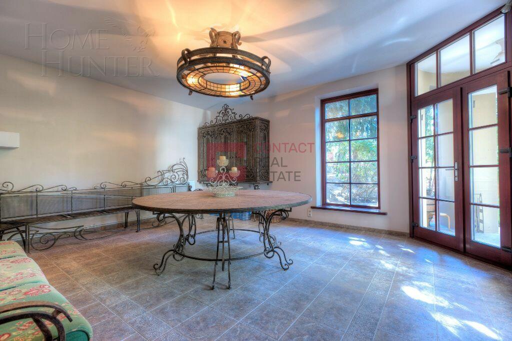 2-этажный коттедж 1 100 м² с отделкой