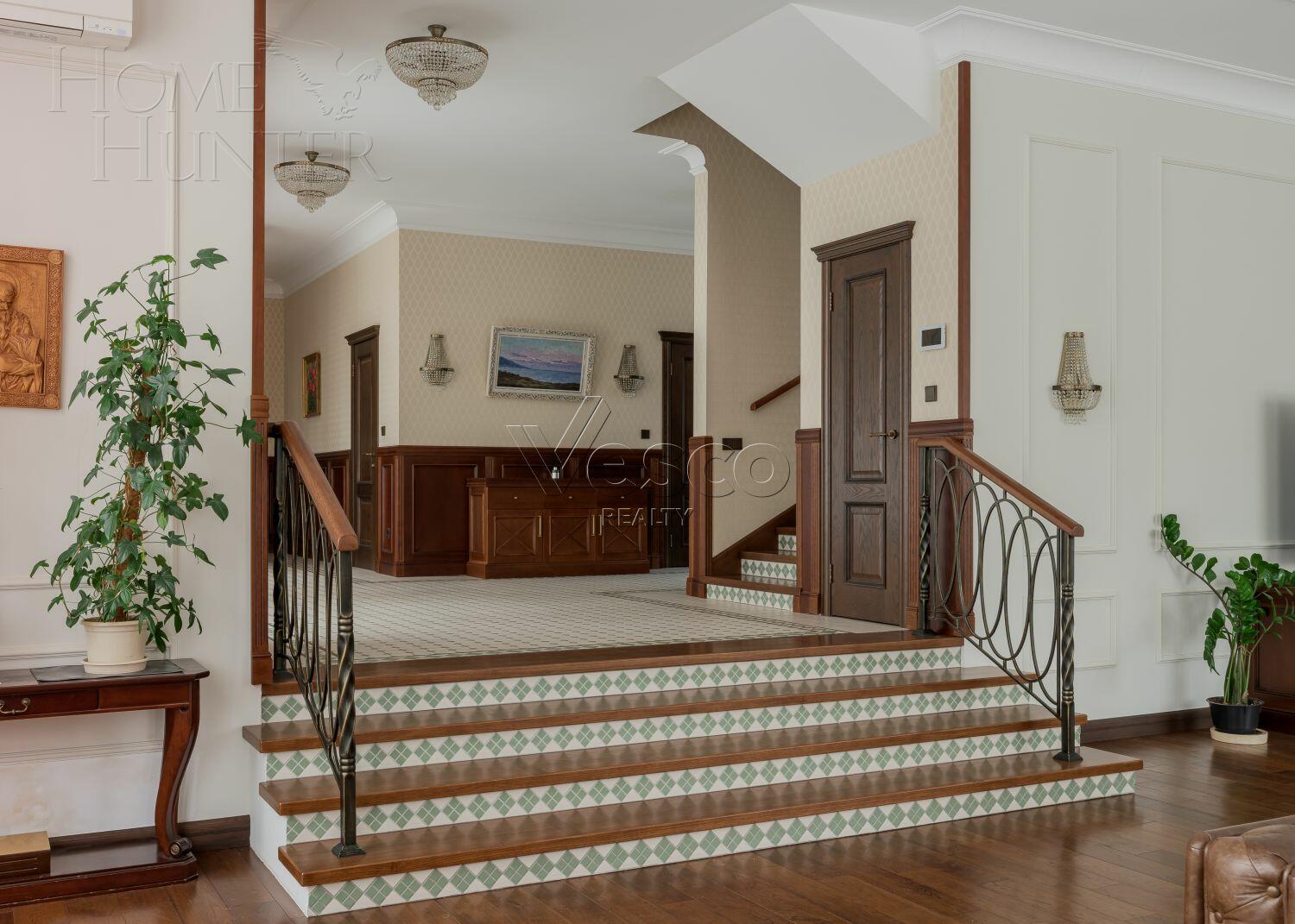 3-этажный коттедж 735 м² с отделкой