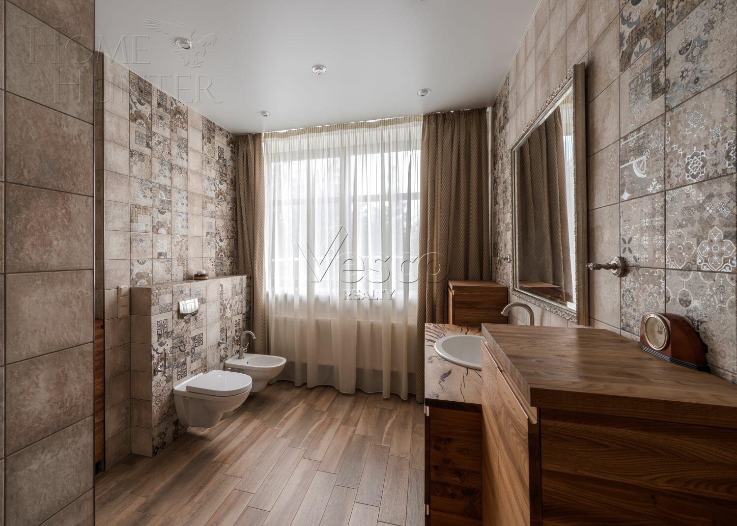 3-этажный коттедж 735 м² с отделкой