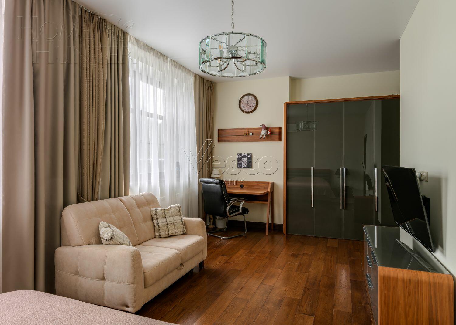 3-этажный коттедж 735 м² с отделкой