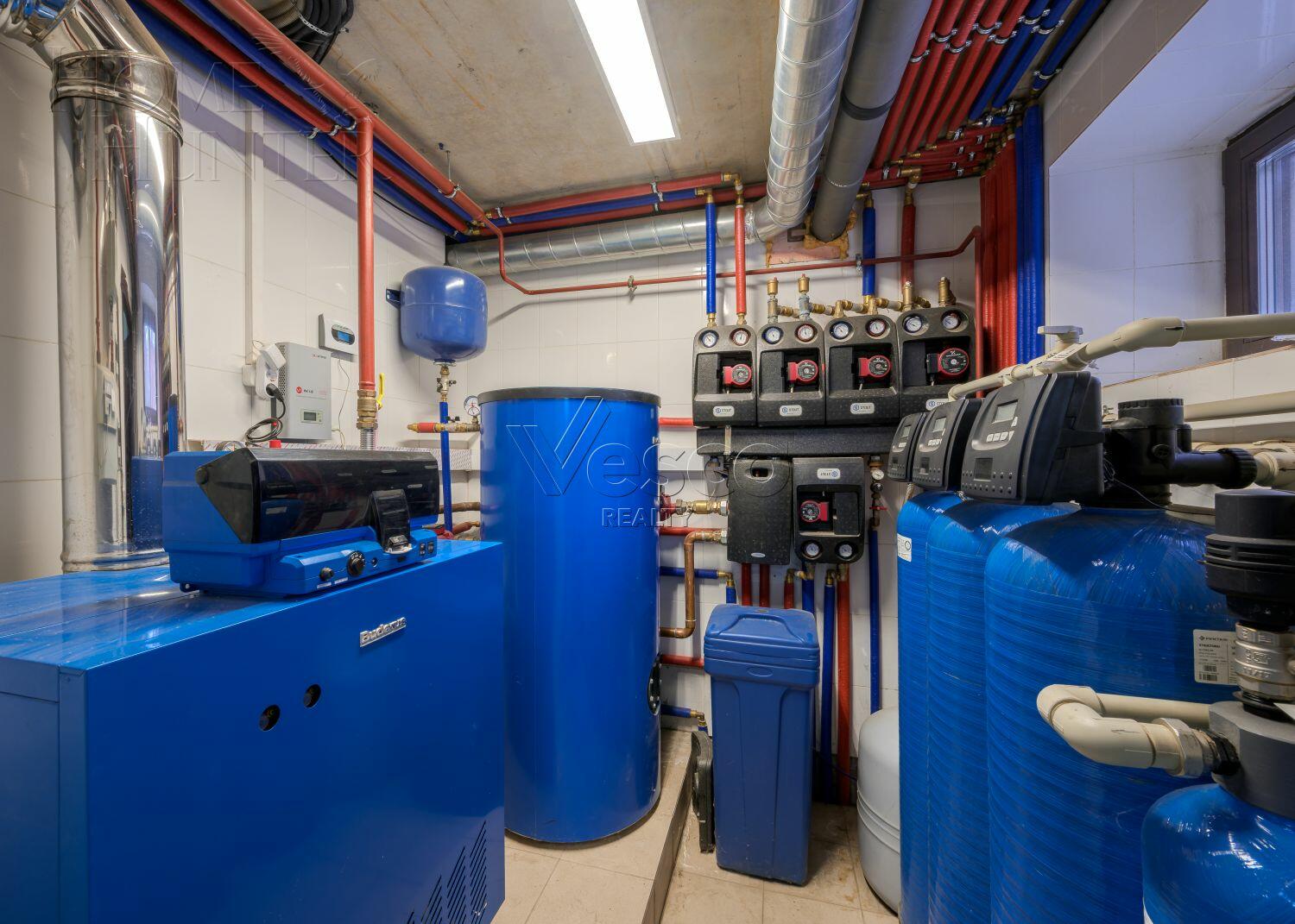 3-этажный коттедж 735 м² с отделкой