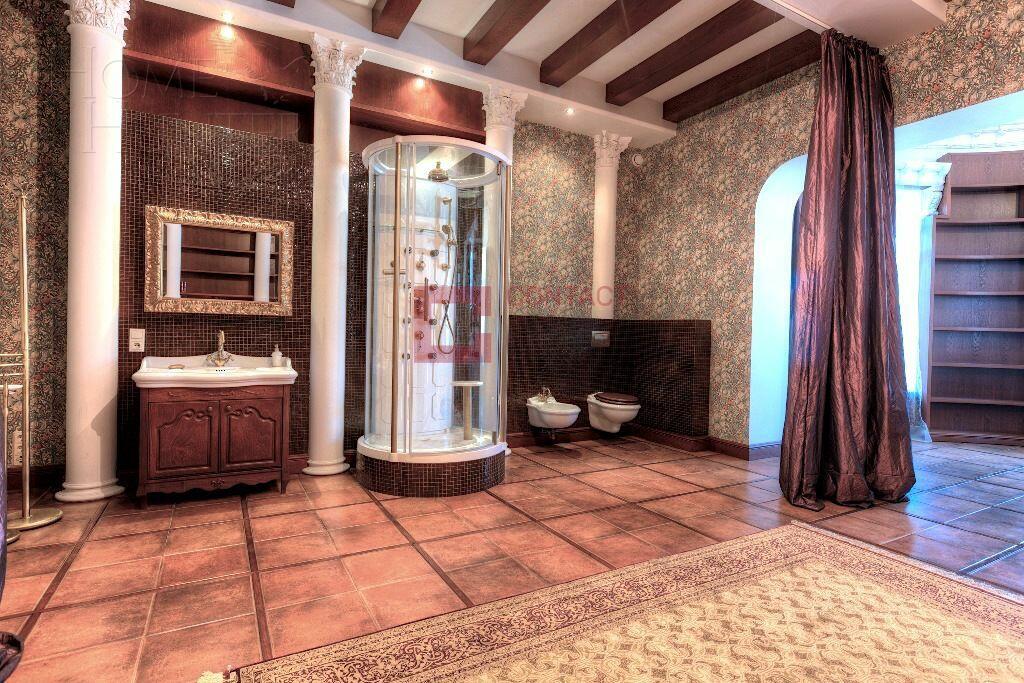 2-этажный коттедж 1 100 м² с отделкой