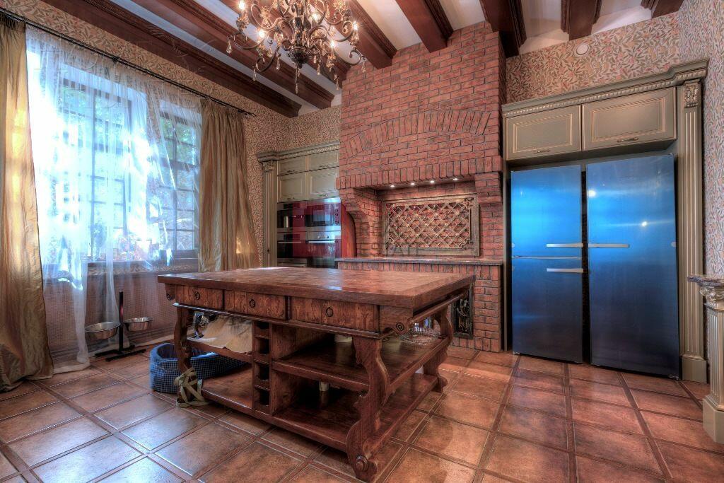 2-этажный коттедж 1 100 м² с отделкой