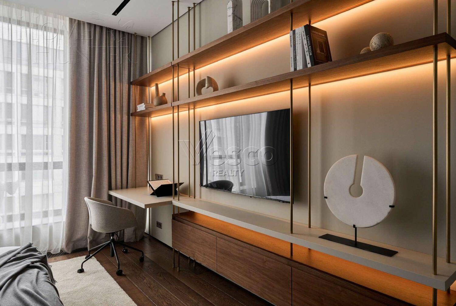 5-КОМН. КВАРТИРА С ОТДЕЛКОЙ 200 М² НА 4 ЭТАЖЕ