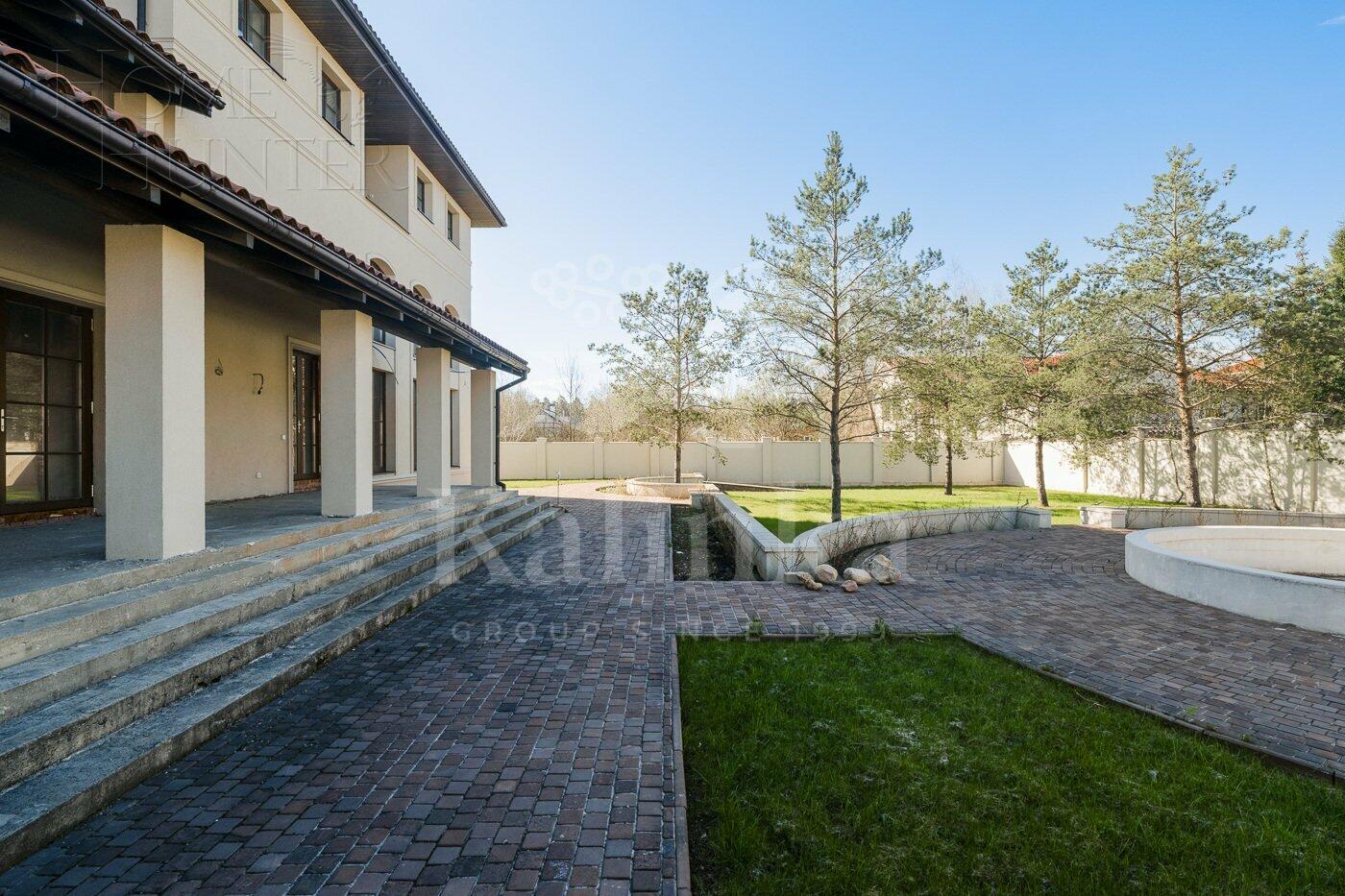 3-этажный коттедж 845.1 м² без отделки