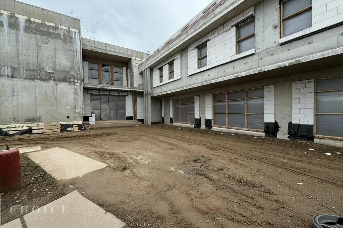 КОТТЕДЖ 1 510 м² без отделки