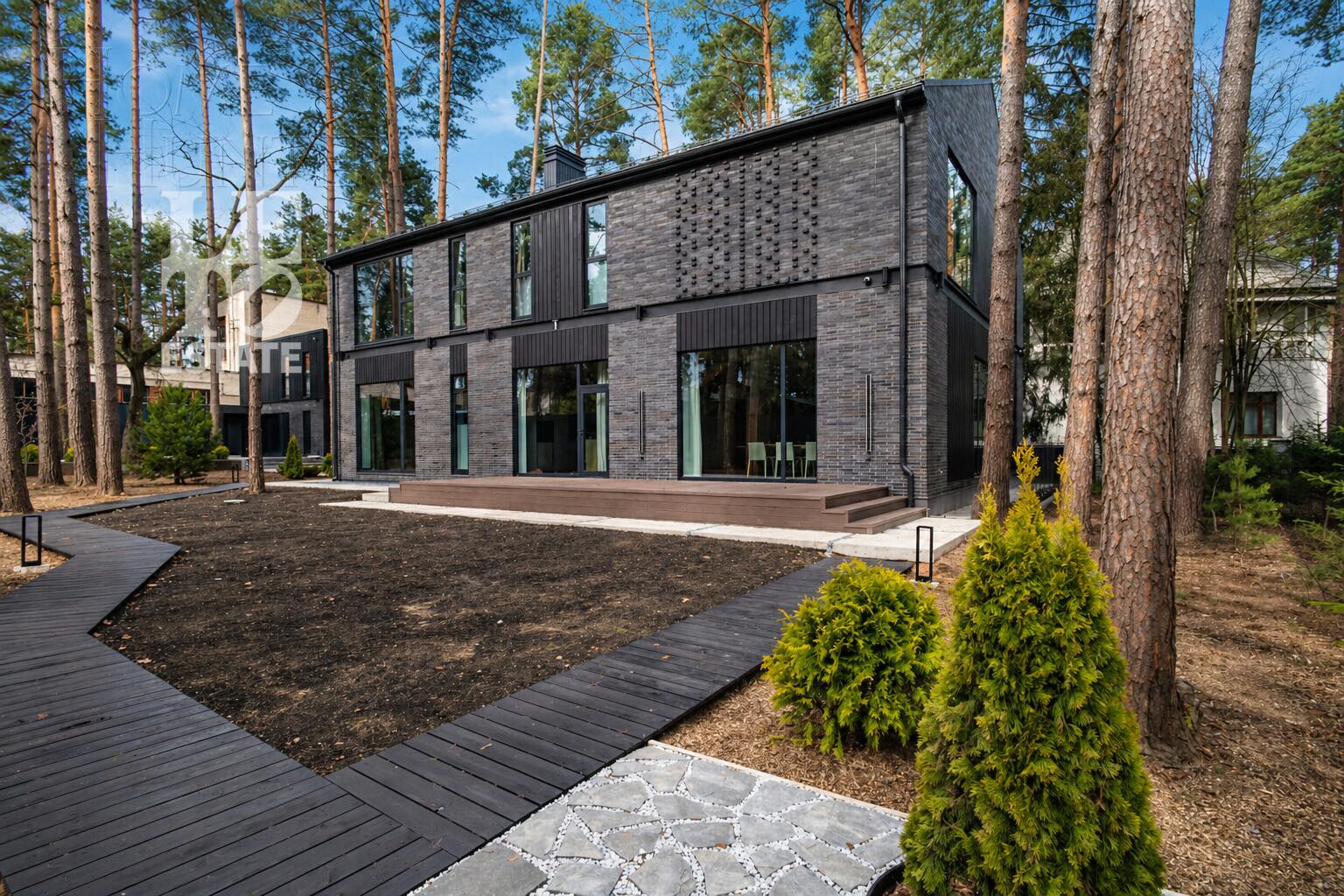 2-этажный коттедж 687 м² с отделкой