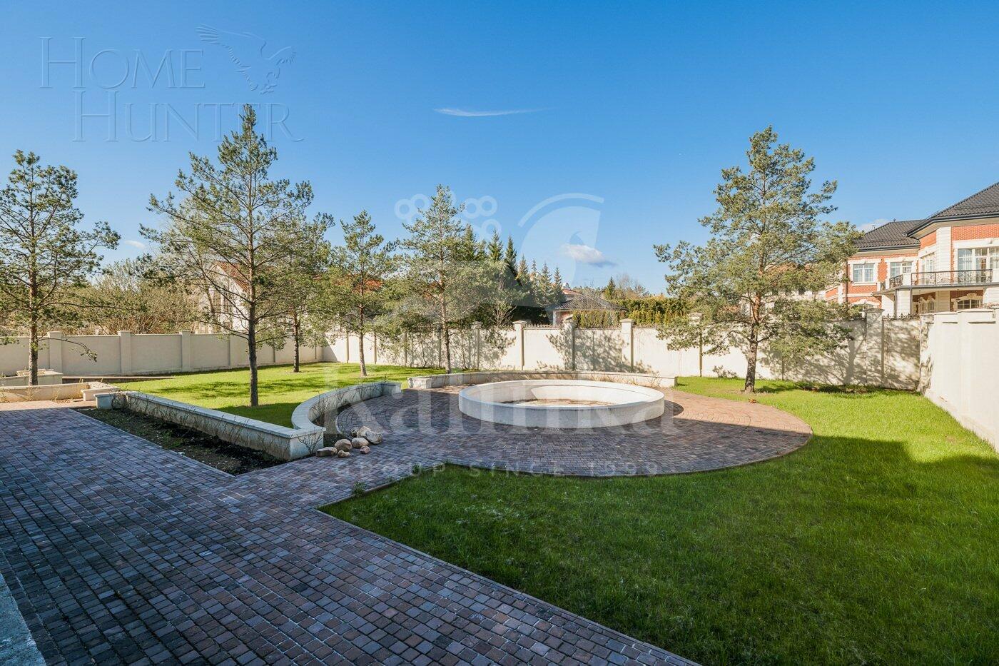 3-этажный коттедж 845.1 м² без отделки