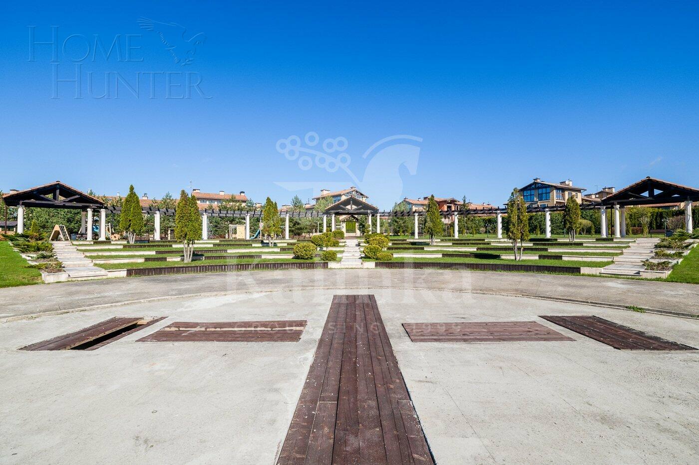 3-этажный коттедж 845.1 м² без отделки