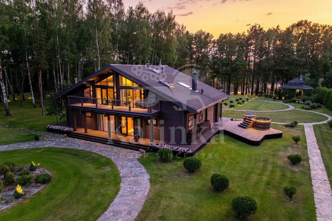 2-этажный коттедж 677 м² с отделкой