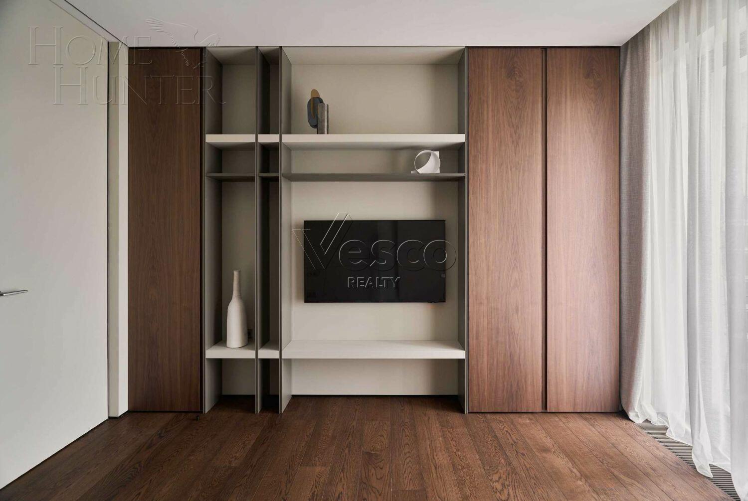 5-КОМН. КВАРТИРА С ОТДЕЛКОЙ 200 М² НА 4 ЭТАЖЕ