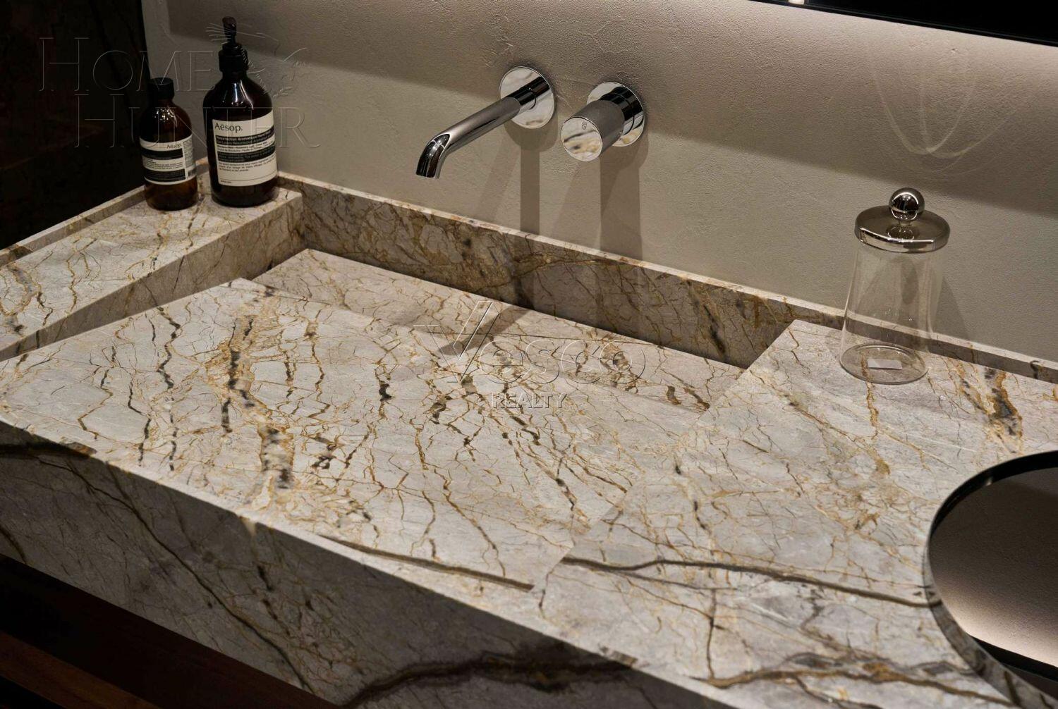 5-КОМН. КВАРТИРА С ОТДЕЛКОЙ 200 М² НА 4 ЭТАЖЕ