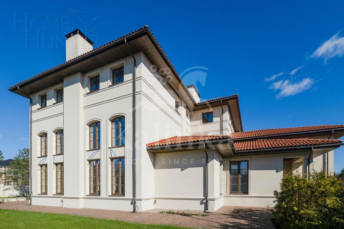 3-этажный коттедж 845.1 м² без отделки
