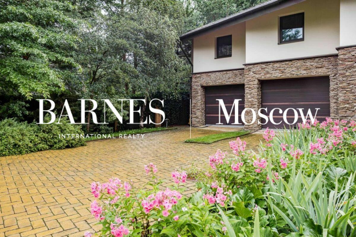 2-этажный коттедж 1 786 м² с отделкой