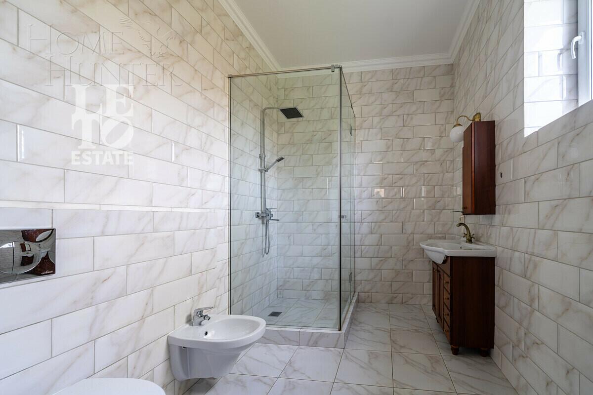 2-этажный коттедж 900 м² с отделкой