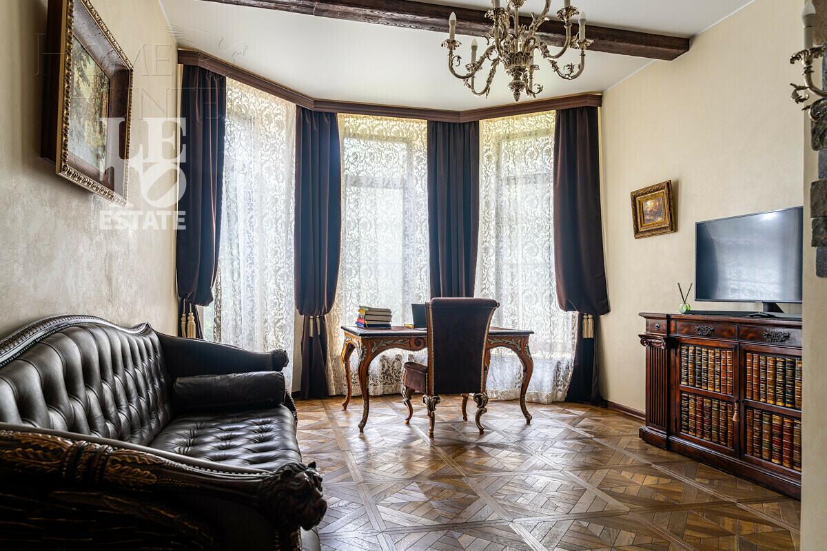 3-этажный коттедж 555 м² с отделкой