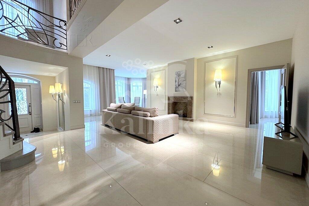 2-этажный коттедж 640 м² с отделкой
