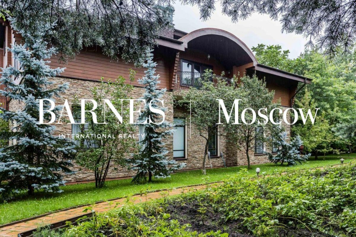 2-этажный коттедж 1 786 м² с отделкой