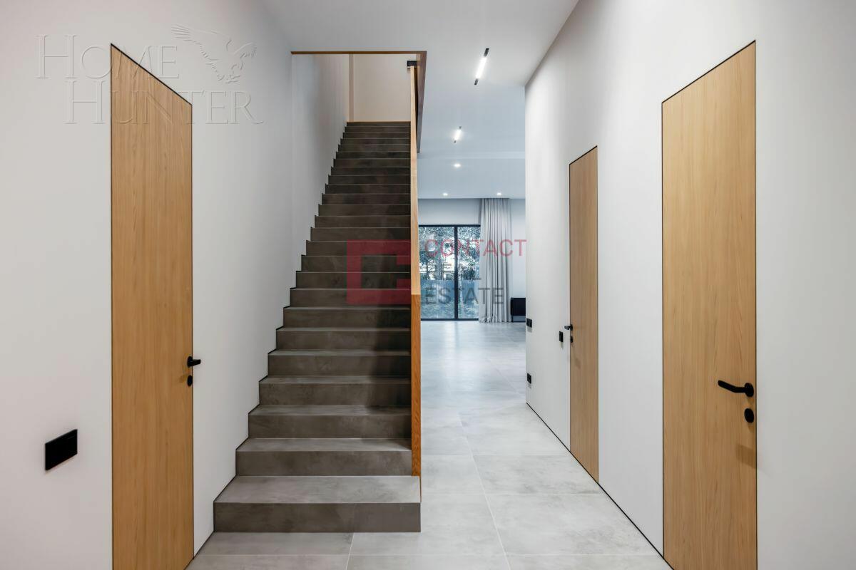 2-этажный коттедж 750 м² с отделкой